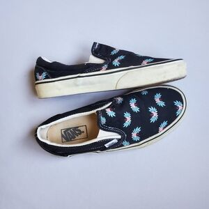 Winged heart sneakers